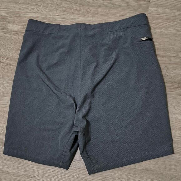 Lululemon Commission Shorts (Gray Pinstripe) - Picture 3 of 3